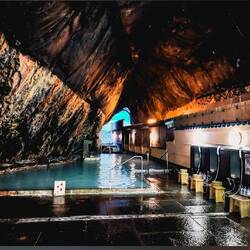Sea cave onsen