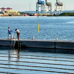 Schwimmbad mit markierten Bahnen direkt im Oslofjord 😱
