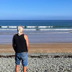 Am nächsten Morgen guckt er weiter nur auffasst Wasser- wir bleiben spontan einen Tag hier.
