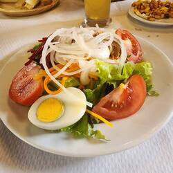 Supper time (actually lunch): tuna is hiding under the onions