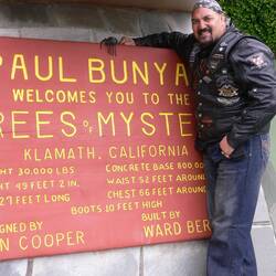 Unfortunately I accidently deleted the Paul Bunyan and Baby, his Blue Ox statues