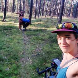 Wir beim umziehen, Hauptsache der Helm sitzt