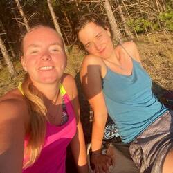 Wir beim Essen und sind happy