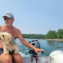 Lots of cool places to explore in the dinghy