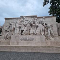 Kossuth Lajos Monument