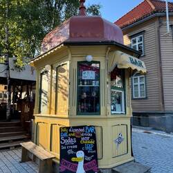 'The tiniest bar in the universe'