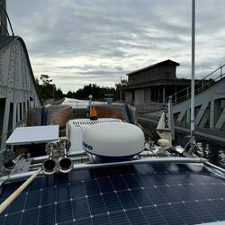 We were the only ones in this lock. Actually today locked solo all day