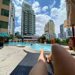 Entspannung am Pool 🏊