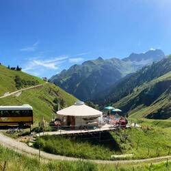 Endstation Bus. Ab jetzt zu Fuss