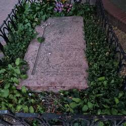 Graf van/Grave of St. Margit