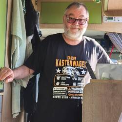 DER KASTENWAGENFAHRER