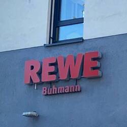 So übel ist der Inhaber bestimmt nicht - immerhin das Sortiment.😜