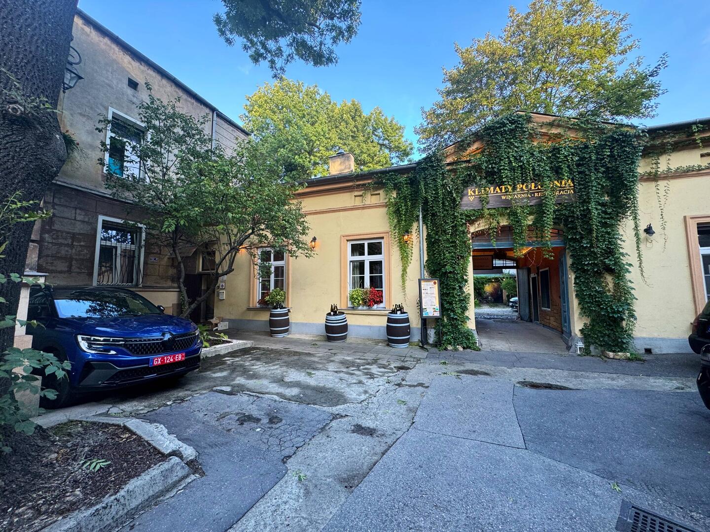 Our airbnb you can see Myrtille