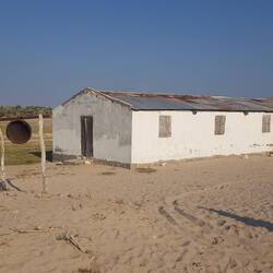 Protestantische Kirche mit Glocke
