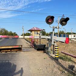 Blinklicht, Schranke, Strassensperre und Schranken MA mit Fahne