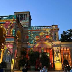 Die Orangerie im Licht 👍