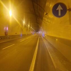 Angenehm kühl im 3 km Tunnel