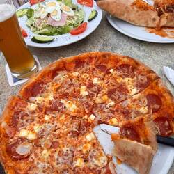 Holzofenpizza aus Spilunke