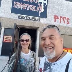 Counts Kustoms - TV show on car and motorcycle builds