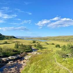 auf dem Weg hinunter zum Meer