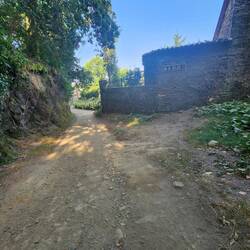 entering village A Rúa