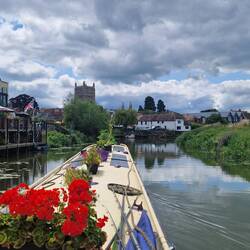 Exploring the short stretch of navigable river to the right of the lock