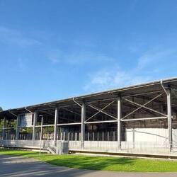 Auch die Eissporthalle ist funkelnagelneu!