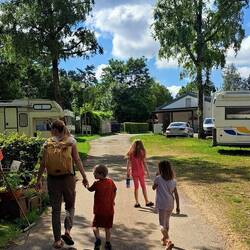 Ein letzter Spaziergang durch den Camping von Esch...
