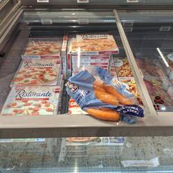 Kurzgeschichte: heute esse ich lecker gesund Möhrchen. Oh. Och nö, lieber Pizza.