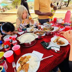 Mittagessen mit unseren chinesischen Mitreisenden
