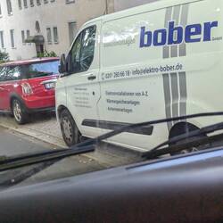 Kaum ist man in seiner Geburtsstadt, hat man gleich eine eigene Firma am Hals