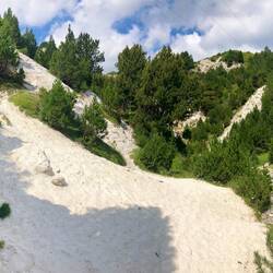 am wiisse Sandstrand am Brenno del Lucomagno verbii...