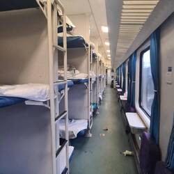 We were in carriage 加2, which was located between carriages 11 and 12. 10 carriages of squeezing..