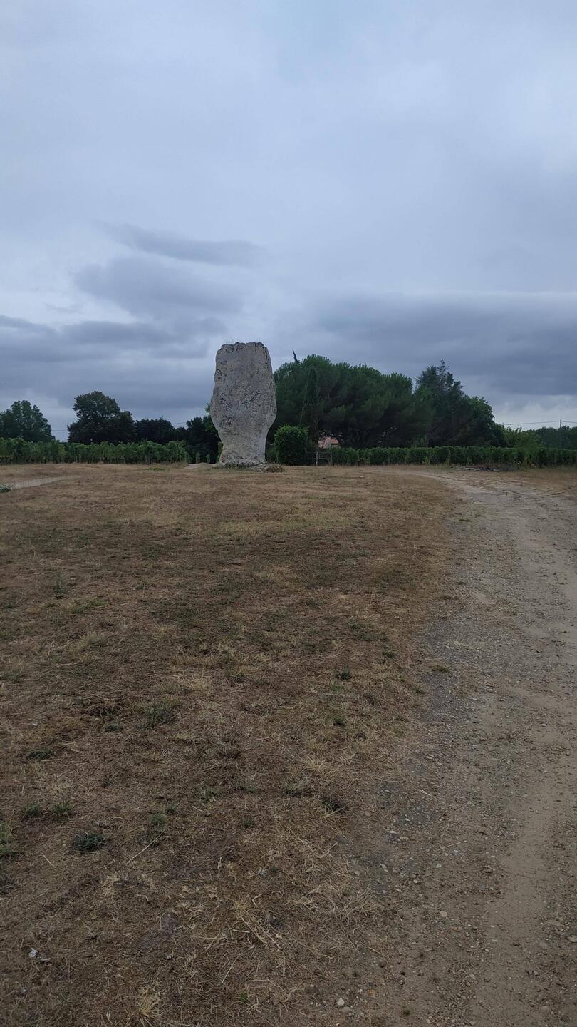 Menhir de Pierrefitte ist so beeindruckend, ...