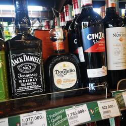 war uns zu teuer 🥃😅 (1, 00 € = ungefähr 17.400,00 IDR)