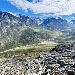 Weiter unten genießen wir nicht nur die Weite des Tals,..