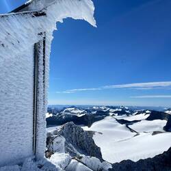 Auch die Hütte passt großartig ins..