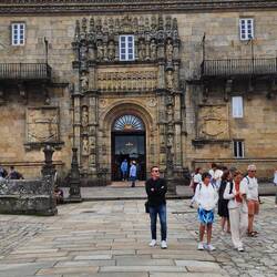 Hospital of the Catholic monarchs: 151 1 CE (now a hotel). Is that Kiefer Sutherland?