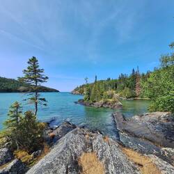 Coastal Hike: 18km Wanderung zur Hängebrücke; mit schönen Buchten...