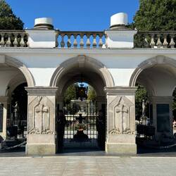 Tomb of the unknown soldier, with conflicts dating back to 936CE