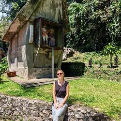 Kein Haus, sondern ein Grab. Eine Puppe bekommt man nur bei mindestens 24 geopferten Büffeln