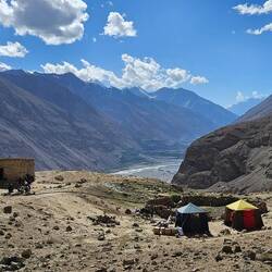 Das erste Camp "Furzin" ist aufgebaut