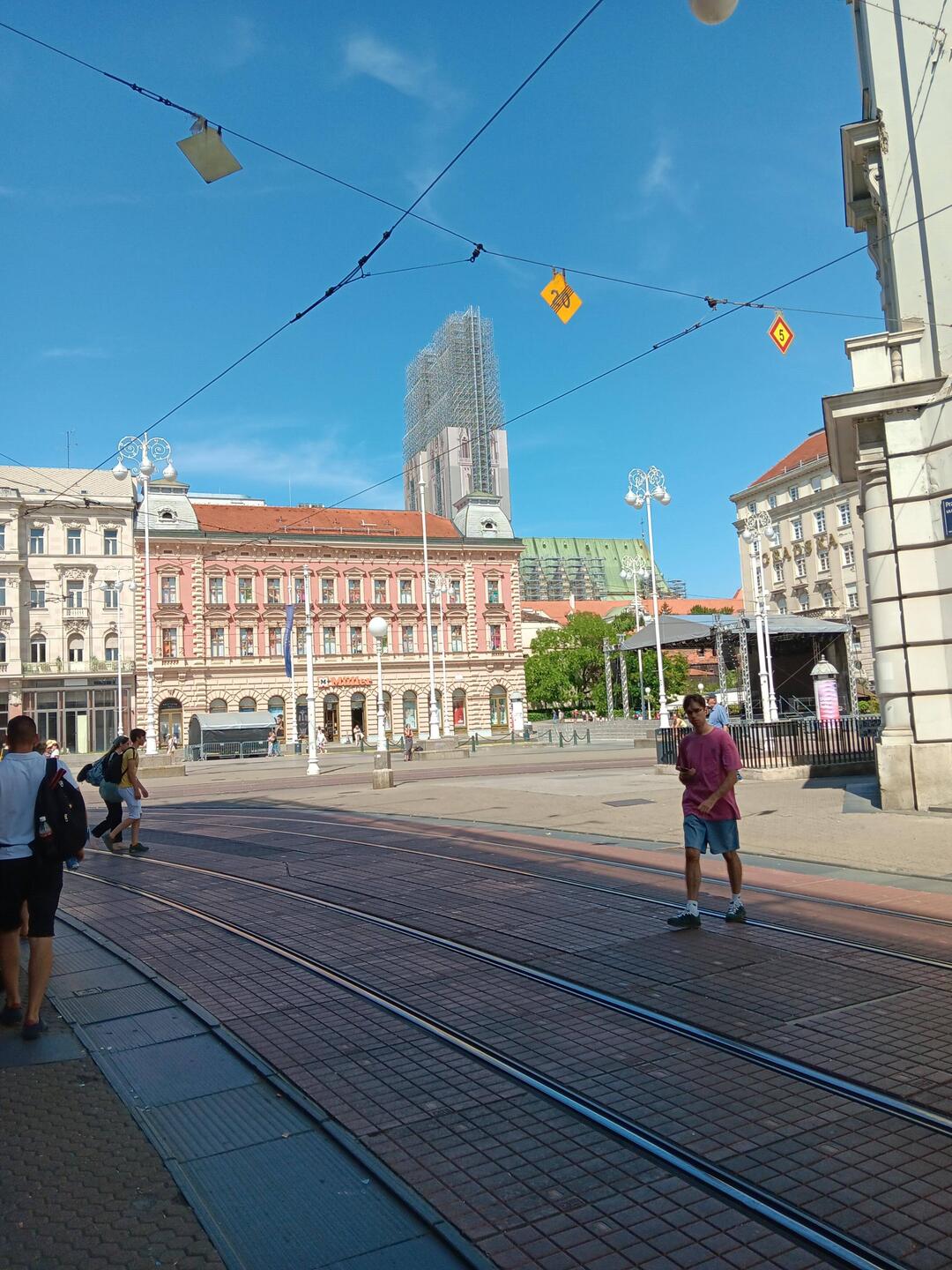 Summer is cleaning time in Zagreb, we saw lots of scaffolding!