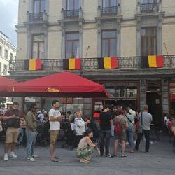 The frite (French fries) restaurant had a long, long line!