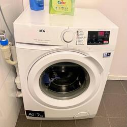 Zum Glück gibt es in der Wohnung eine Waschmaschine. 🤩