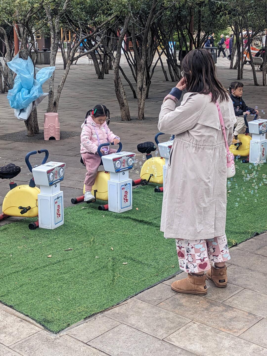 A bubble machine for kids? Yes please?