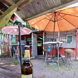 Der Imbiss Kielfloßgraben ist ein schräger Laden mit einem sehr schrägen Wirt!😂