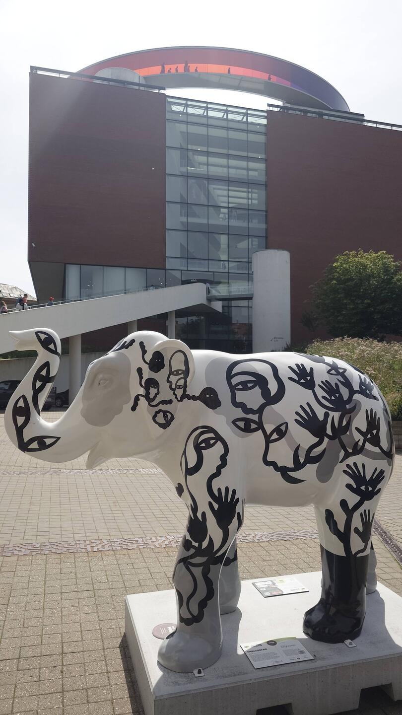 Kunstmuseum Aarhus mit 🌈-Skywalk
