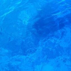 Glasklares Wasser