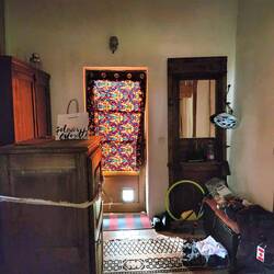 luside la ruine: the front door